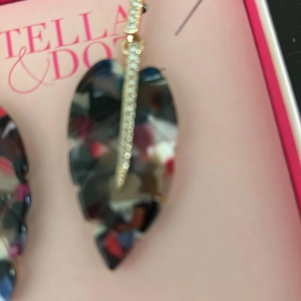 Brand new colorful Stella & Dot earrings . - Picture 2 of 3